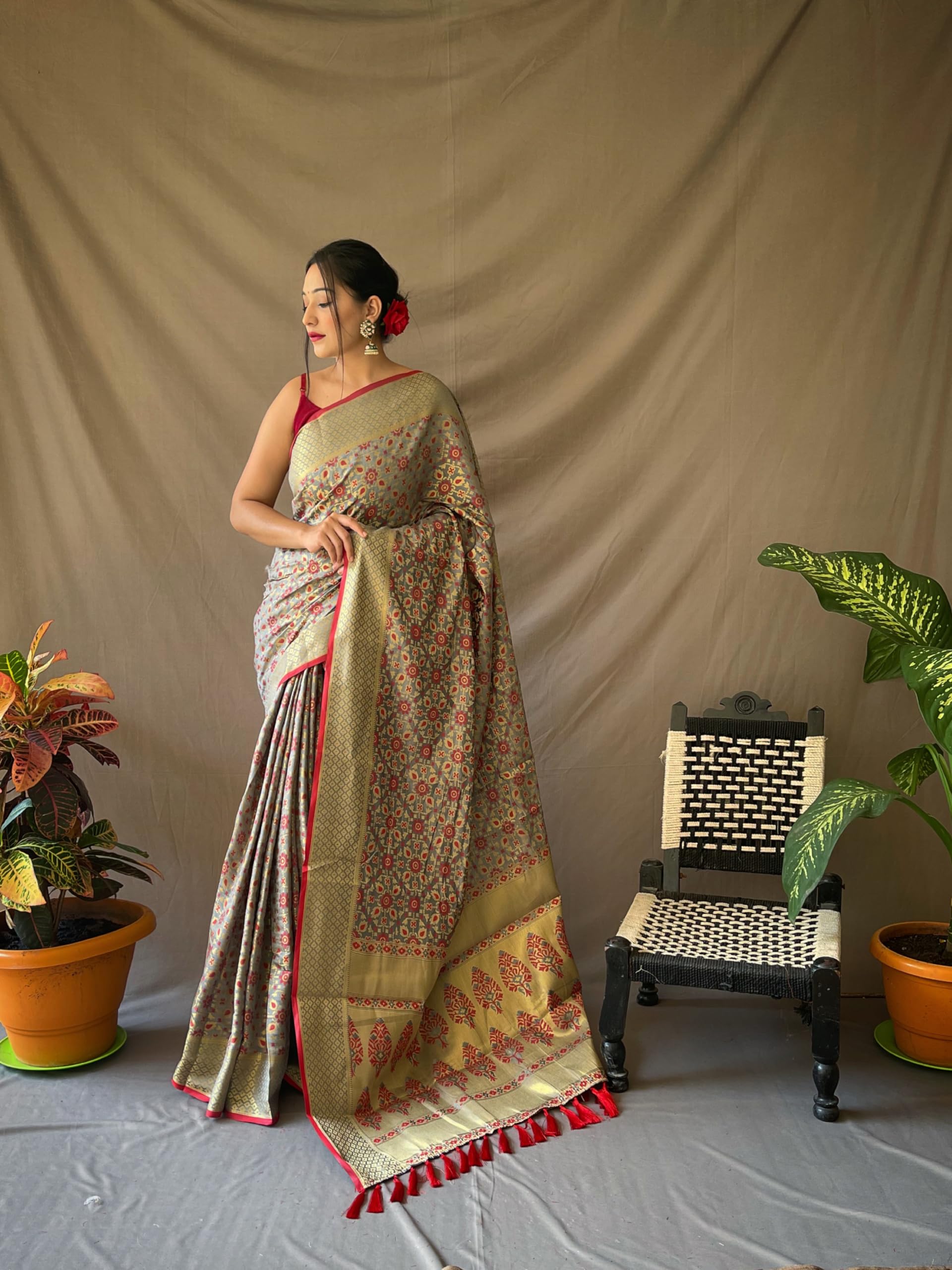 Grey & Red-Toned Floral Woven Design Zari Saree With Unstitched Blouse