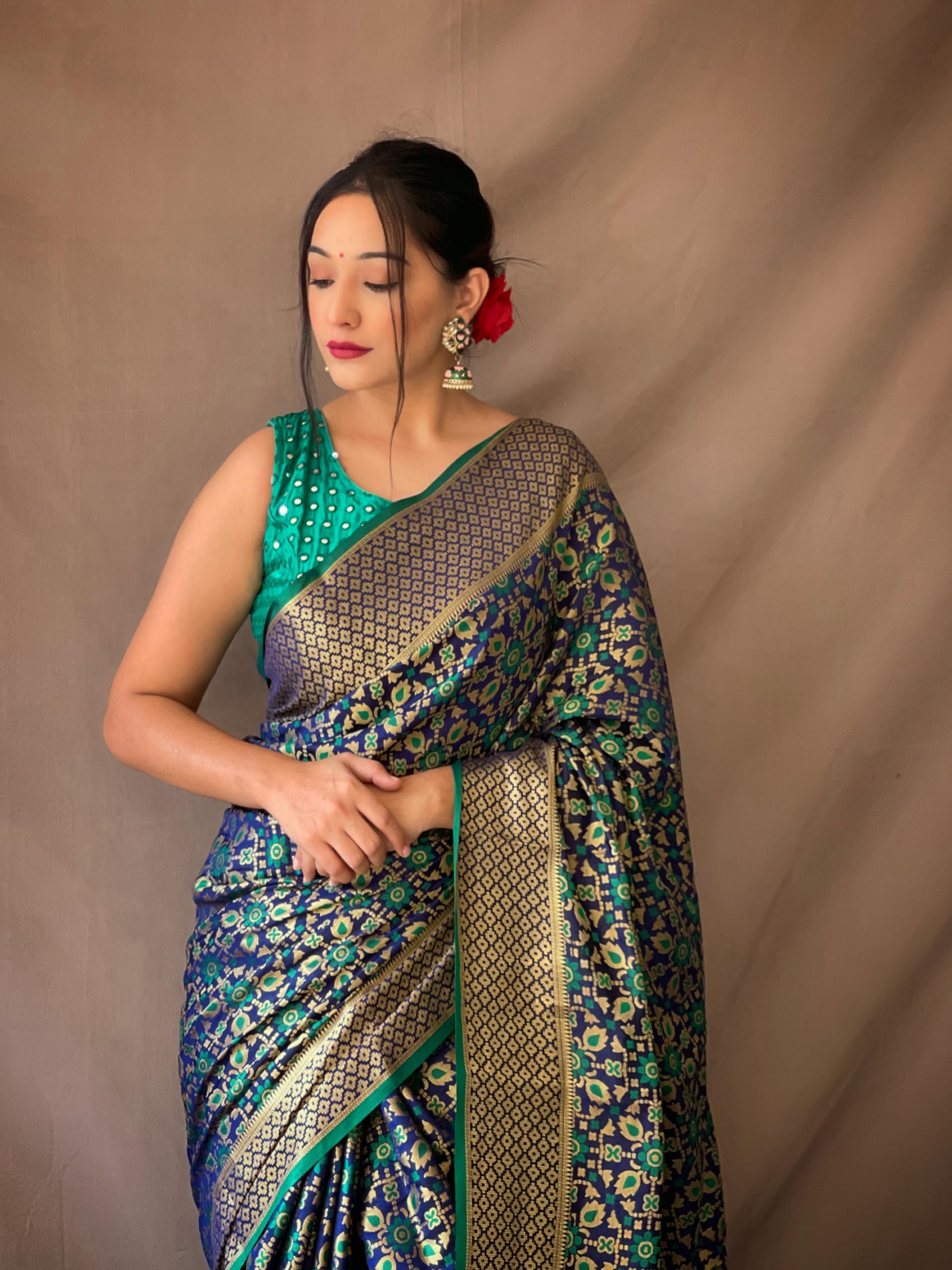 Blue & Gold-Toned Floral Woven Design Zari Saree With Unstitched Blouse