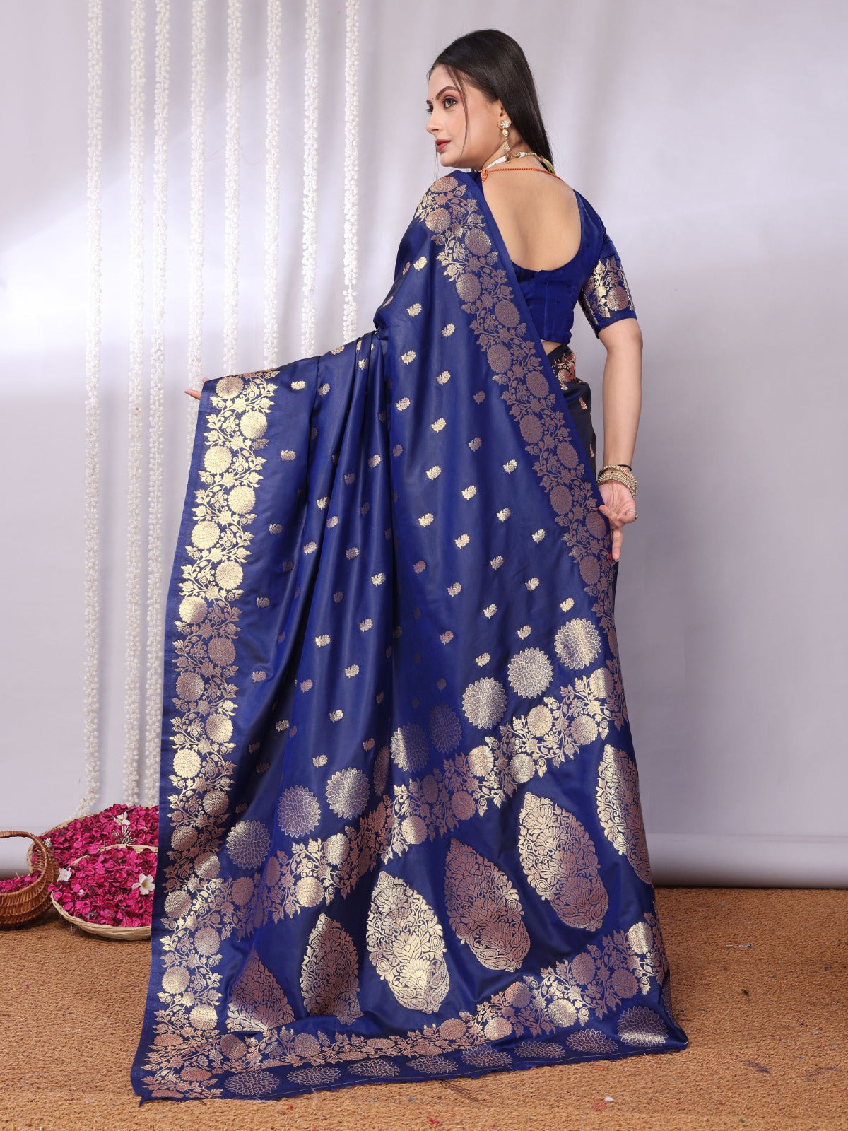 Handwoven Blue Banarasi Silk Saree With Unstitched Blouse Piece