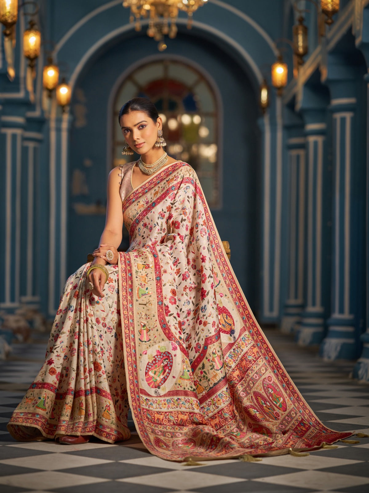 Off-White Viscose Dolla Silk Saree With Silk Unstitched Blouse Piece