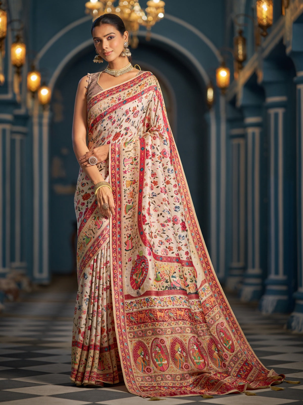 Off-White Viscose Dolla Silk Saree With Silk Unstitched Blouse Piece