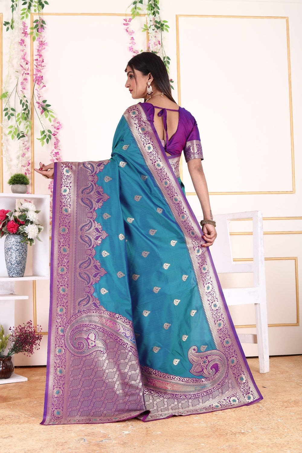 Teal Jacquard Polyester Saree With Unstitched Blouse Piece