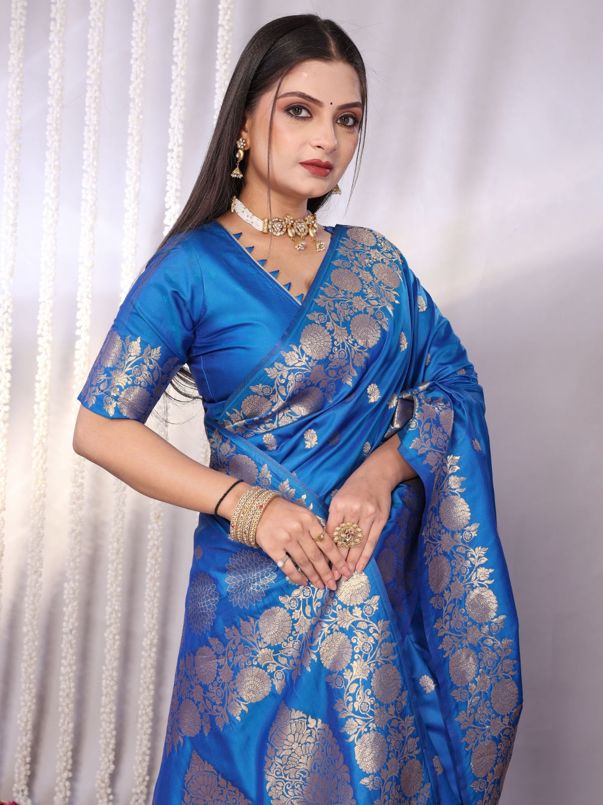 Majestic Royal Blue Banarasi Silk Saree With Unstitched Blouse Piece