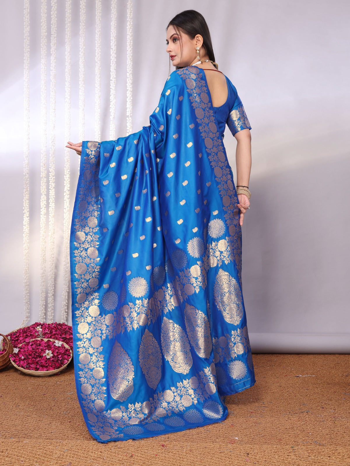 Majestic Royal Blue Banarasi Silk Saree With Unstitched Blouse Piece