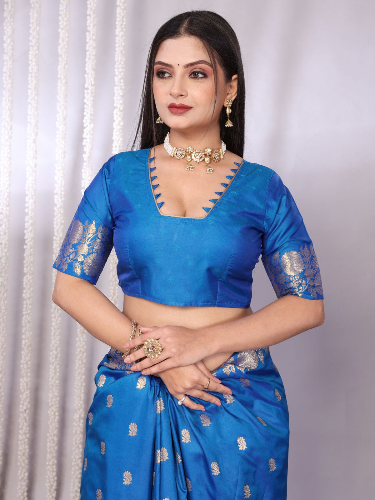 Majestic Royal Blue Banarasi Silk Saree With Unstitched Blouse Piece