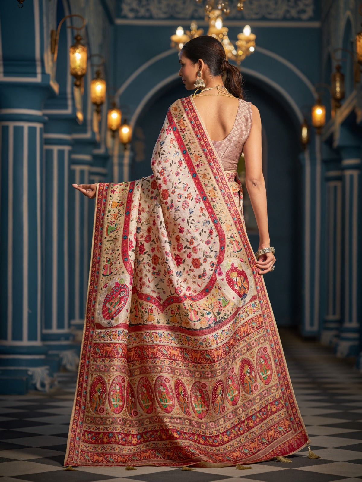 Off-White Viscose Dolla Silk Saree With Silk Unstitched Blouse Piece