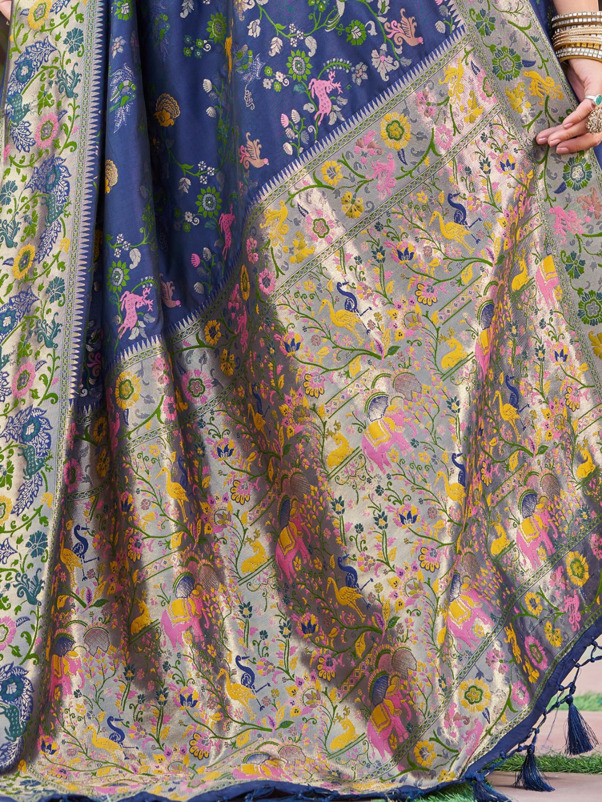 Navy Blue Prathani Soft Silk Saree With Unstitched Blouse Piece