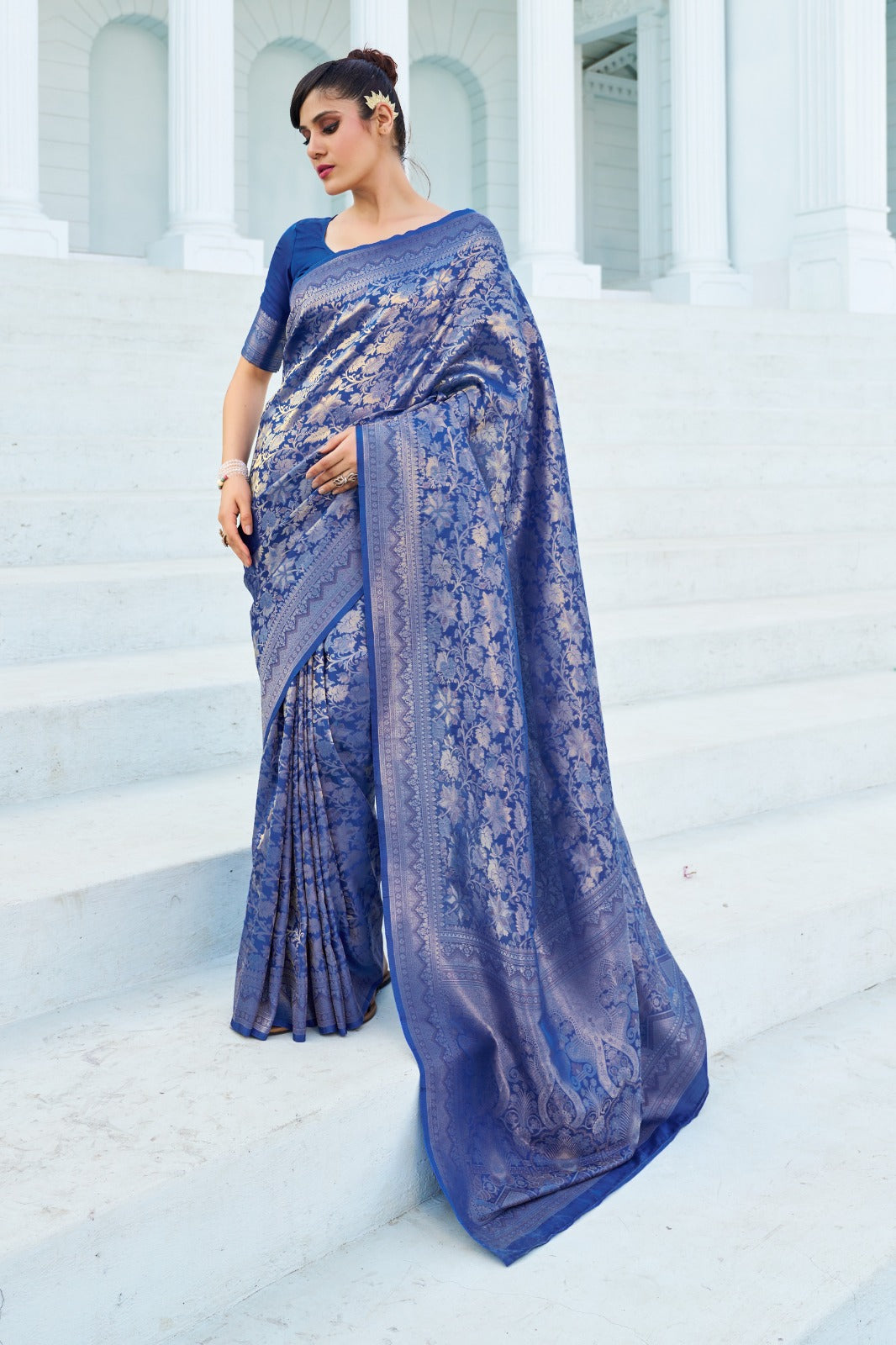 Blue Silk Saree With Unstitched Blouse Piece