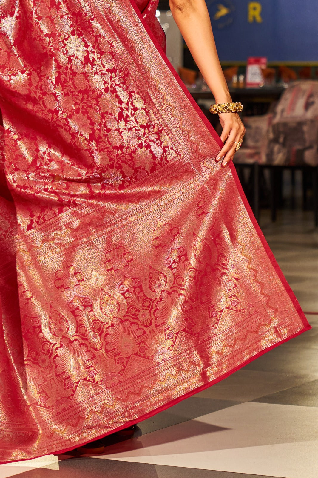 Classic Red Silk Saree With Unstitched Blouse Piece
