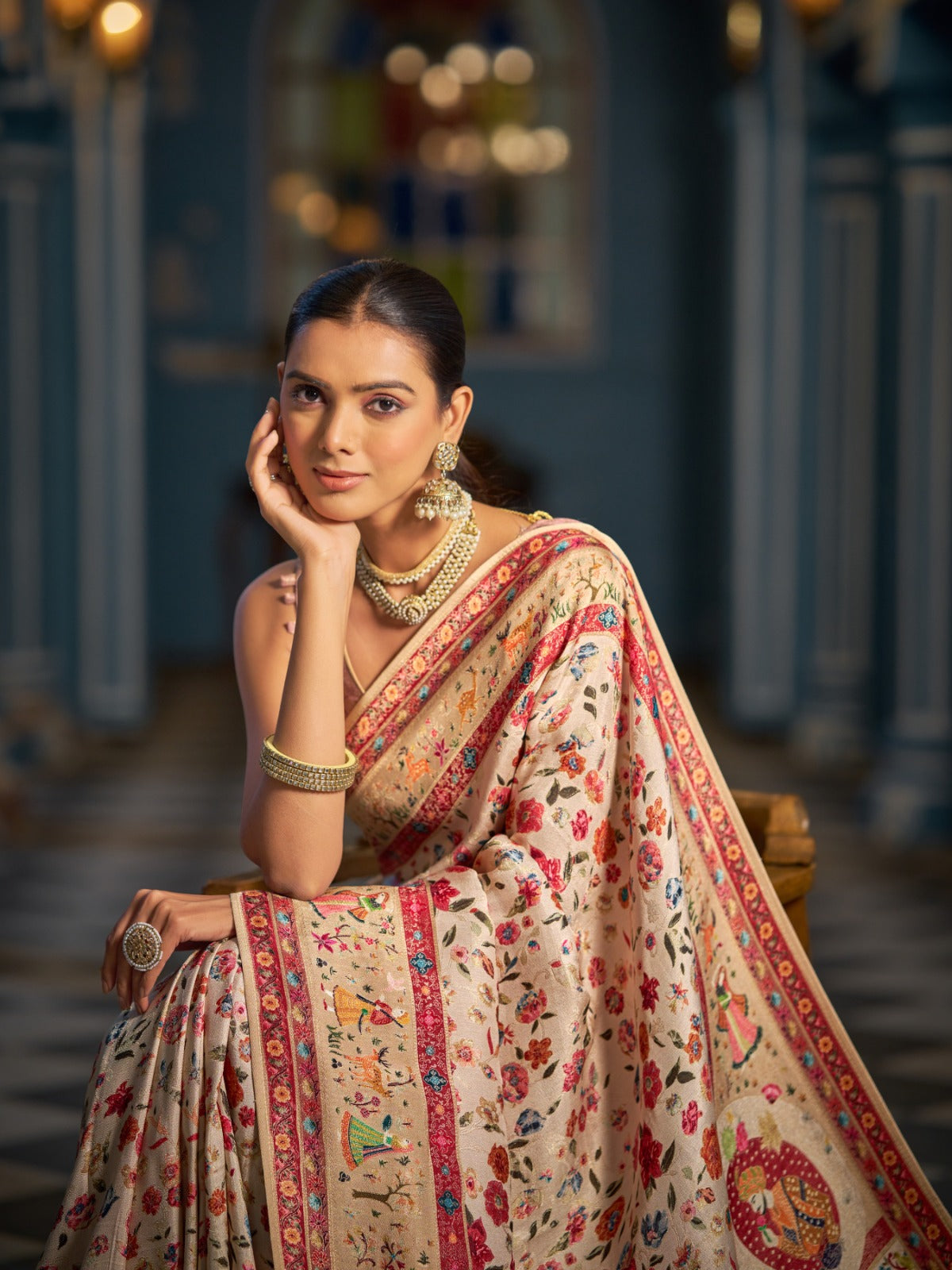 Off-White Viscose Dolla Silk Saree With Silk Unstitched Blouse Piece