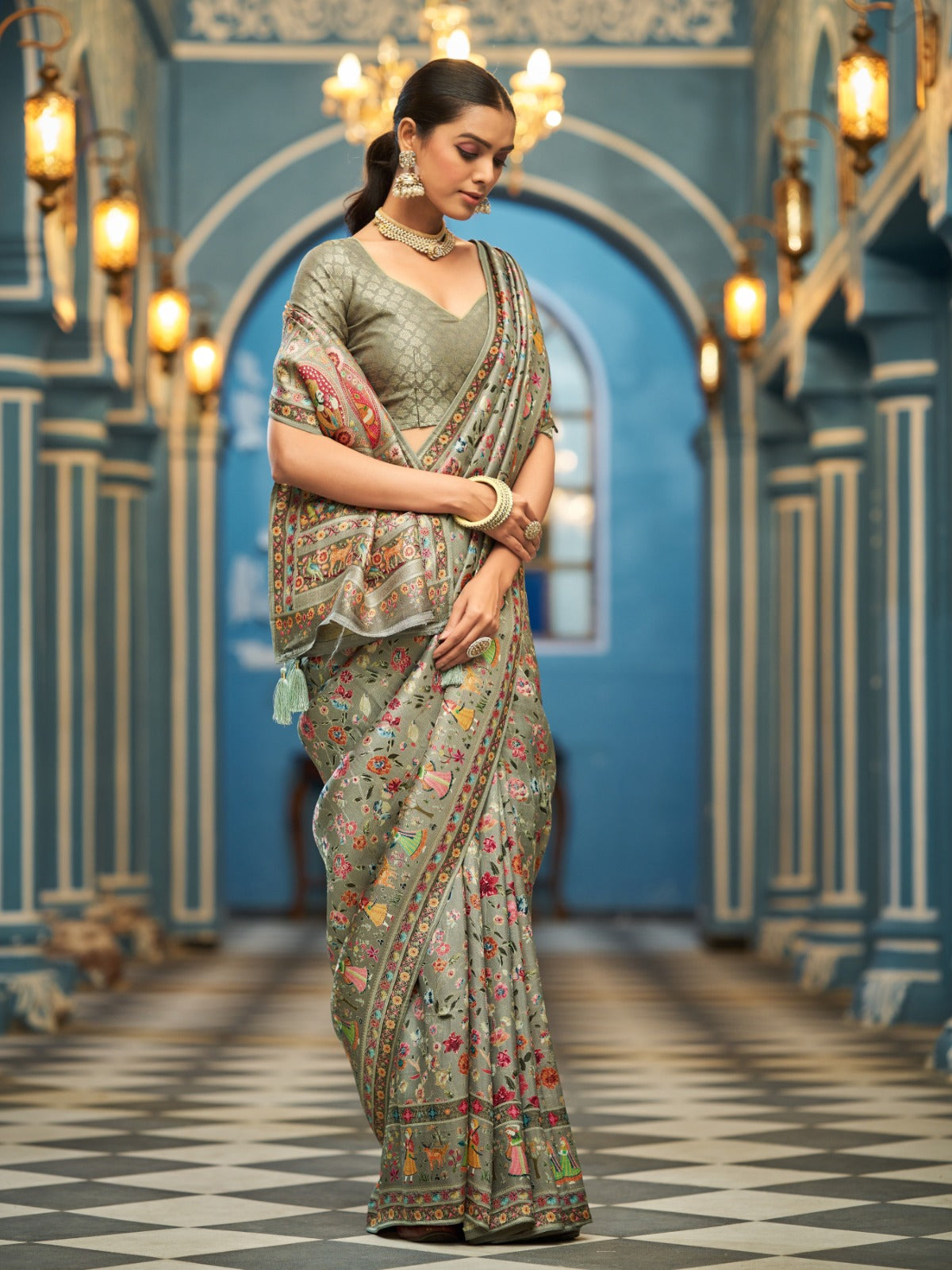 Dusty Olive Viscose Dolla Silk Saree With Silk Unstitched Blouse Piece