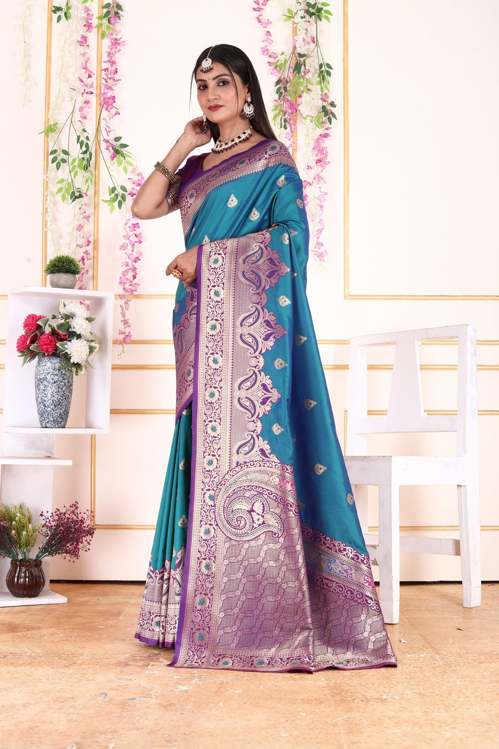 Teal Jacquard Polyester Saree With Unstitched Blouse Piece