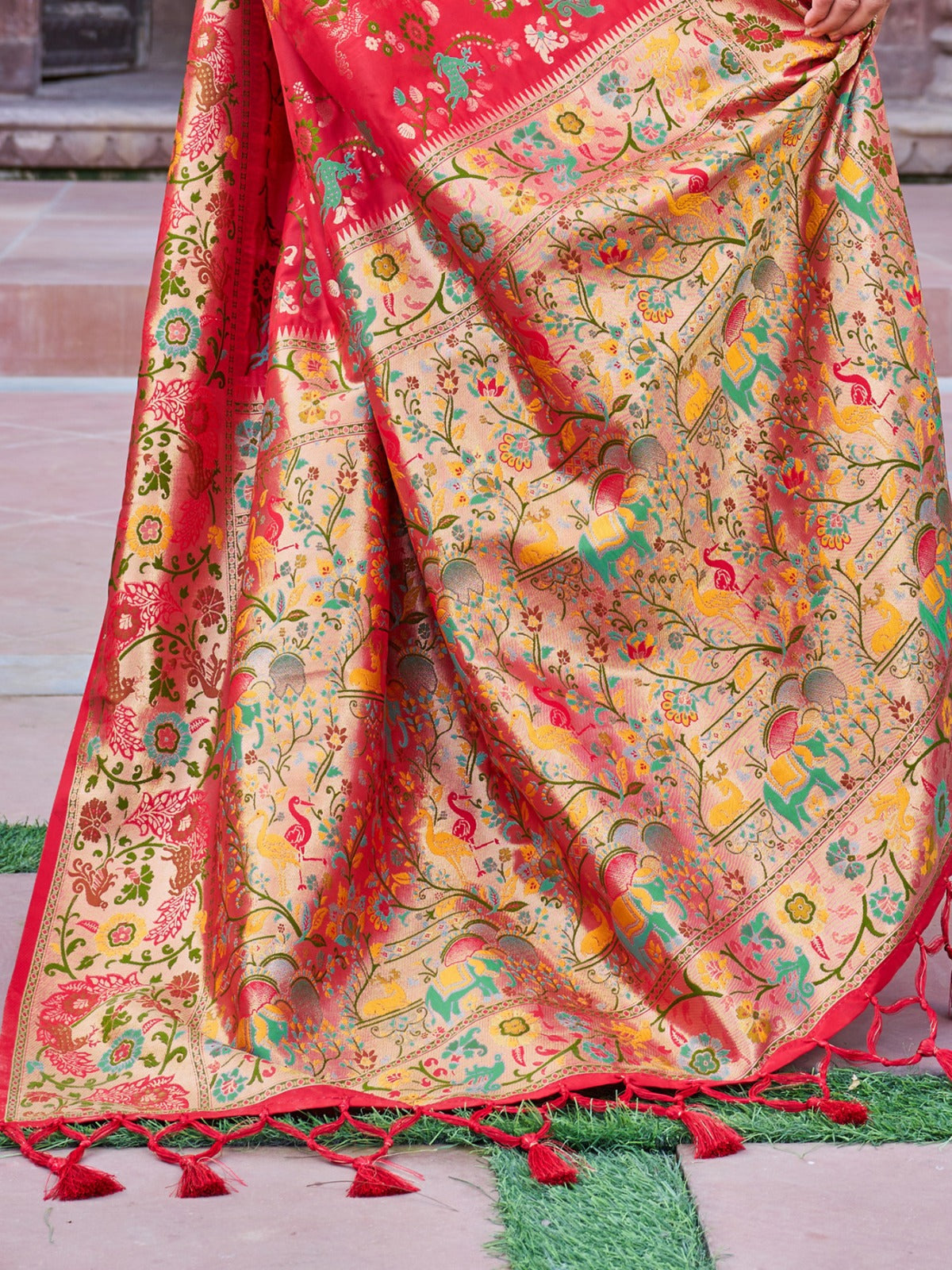 Maroon Prathani Soft Silk Saree With Unstitched Blouse Piece
