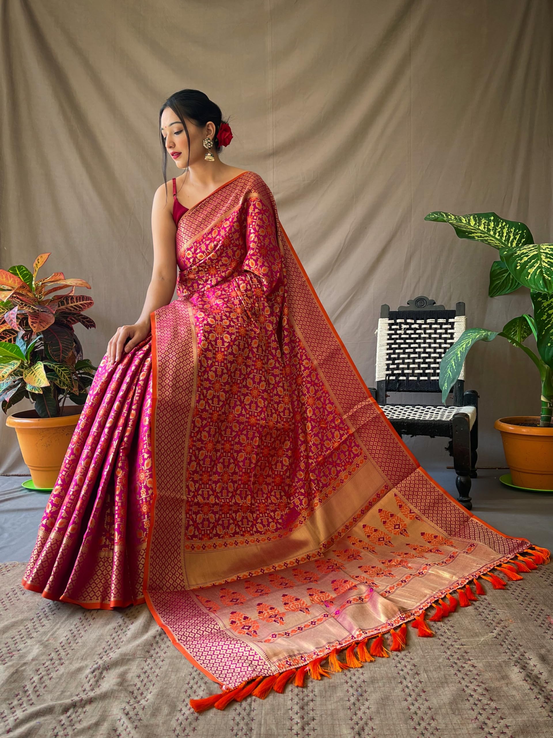Pink & Orange-Toned Floral Woven Design Zari Saree With Unstitched Blouse
