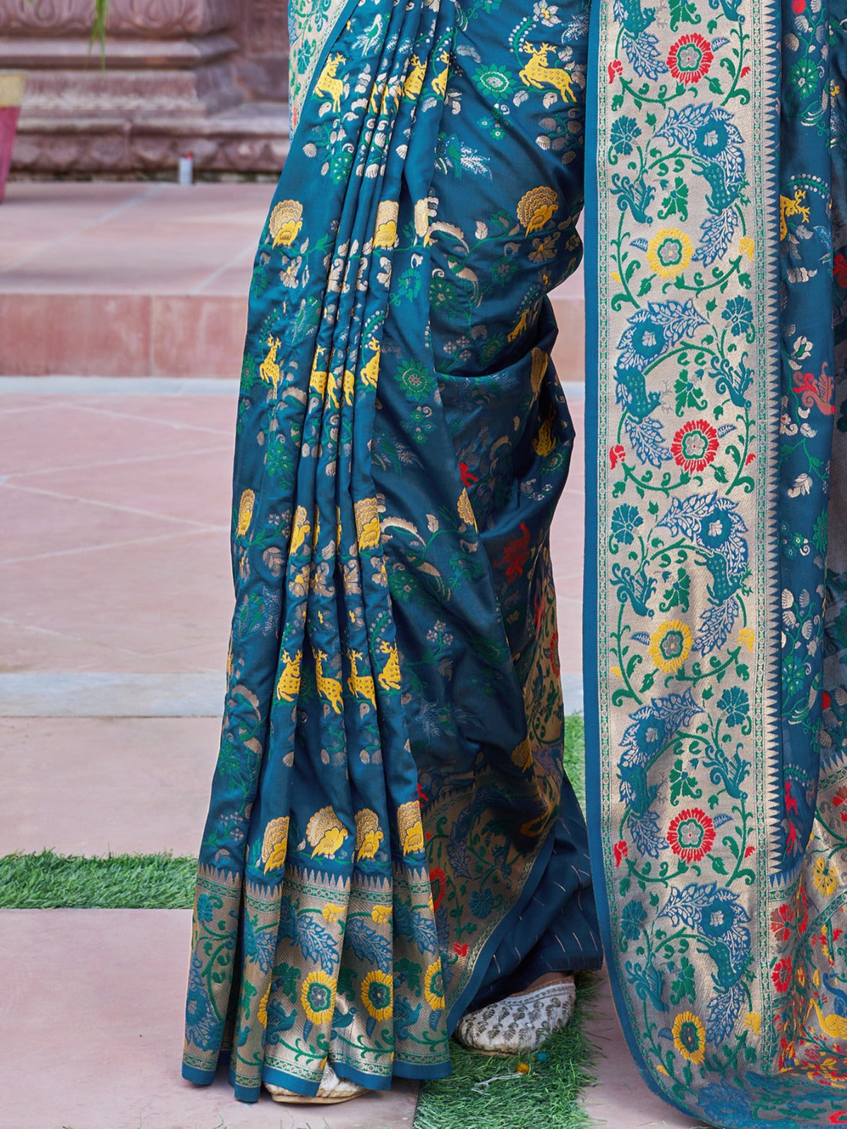 Luxurious Teal Prathani Soft Silk Saree With Unstitched Blouse Piece