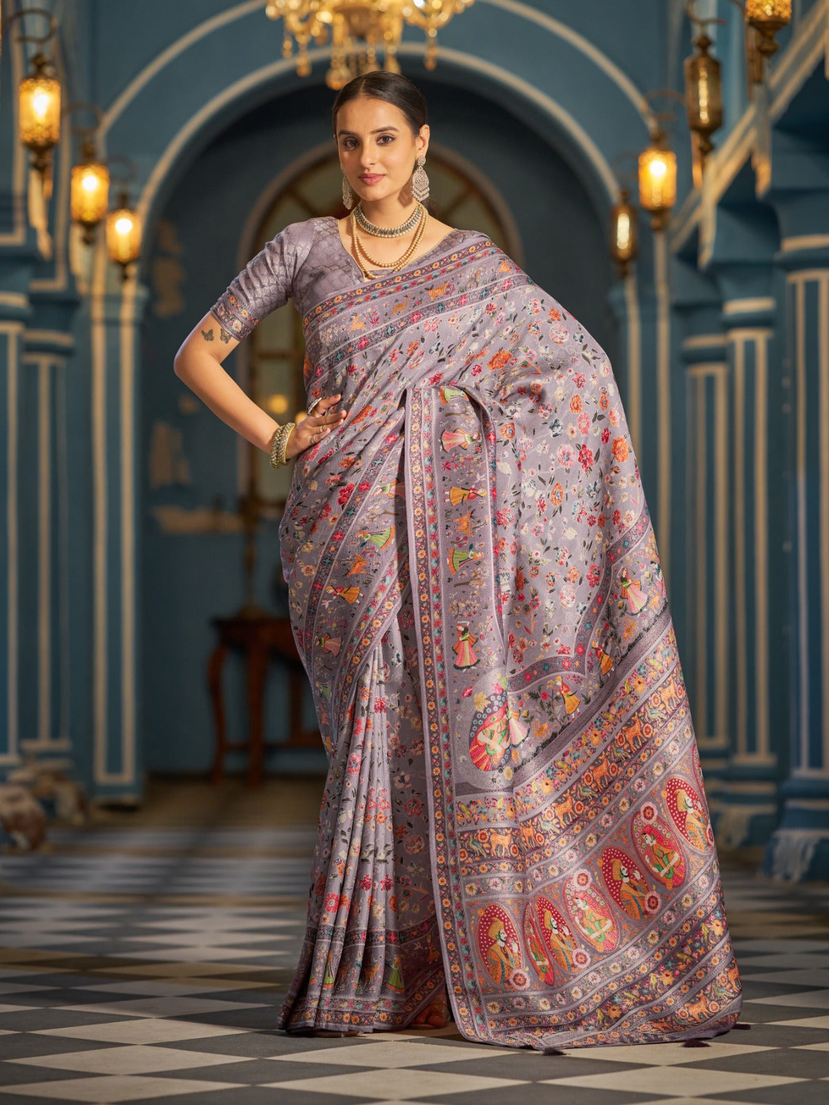 Lavender Grey Viscose Dolla Silk Saree With Silk Unstitched Blouse Piece