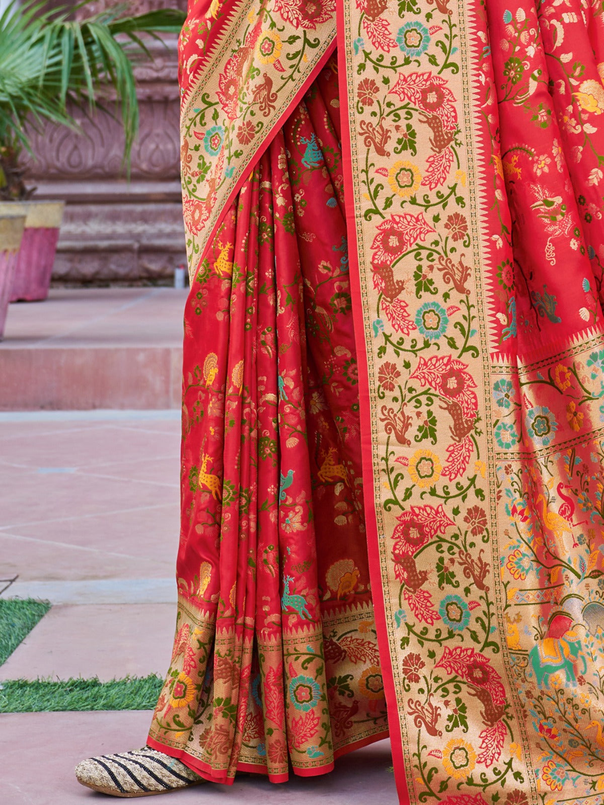 Maroon Prathani Soft Silk Saree With Unstitched Blouse Piece