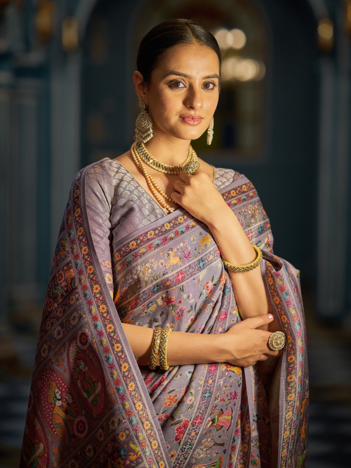 Lavender Grey Viscose Dolla Silk Saree With Silk Unstitched Blouse Piece