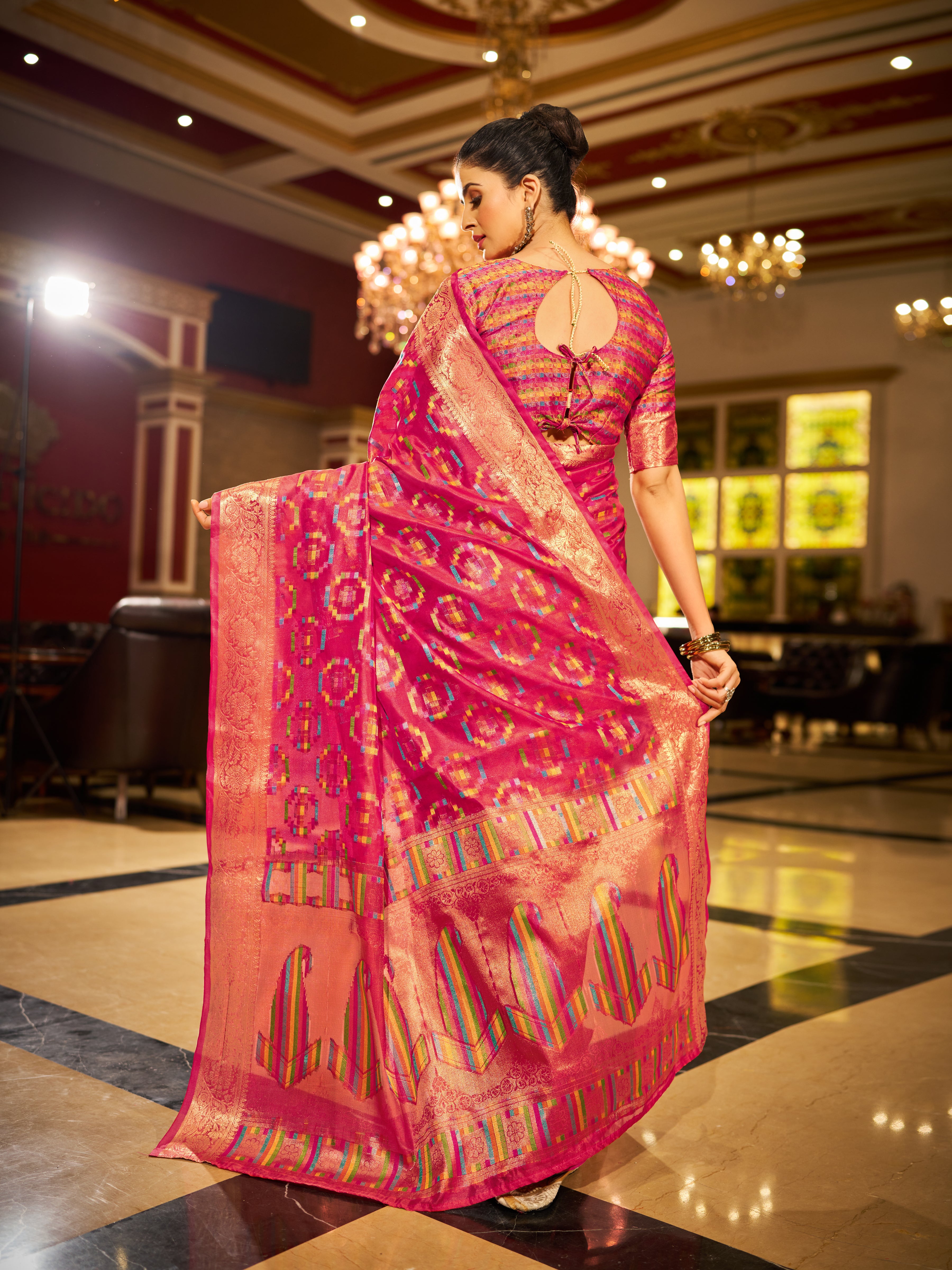 Pink and dazzling Gold Organza Saree With Unstitched Blouse