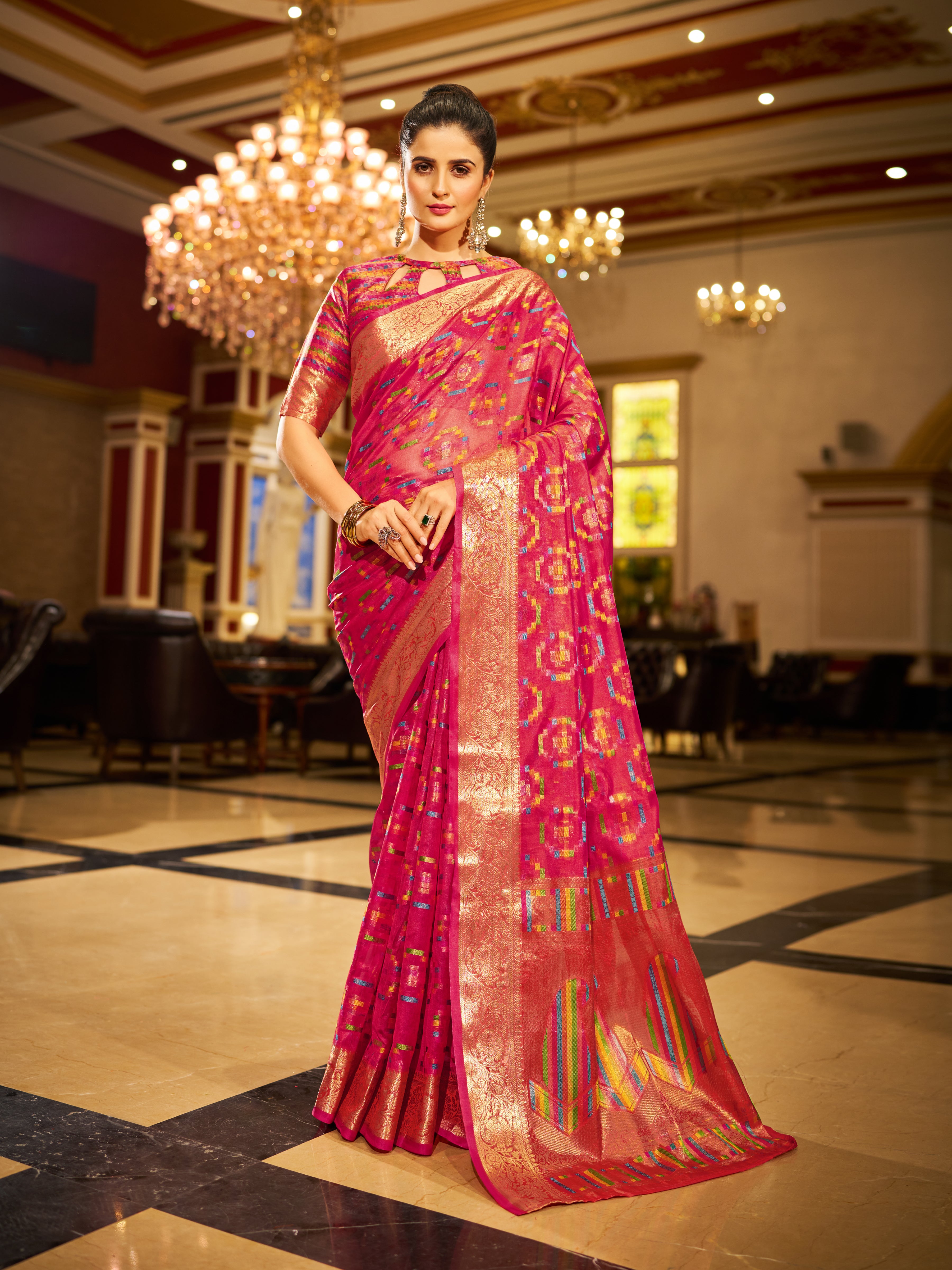 Pink and dazzling Gold Organza Saree With Unstitched Blouse