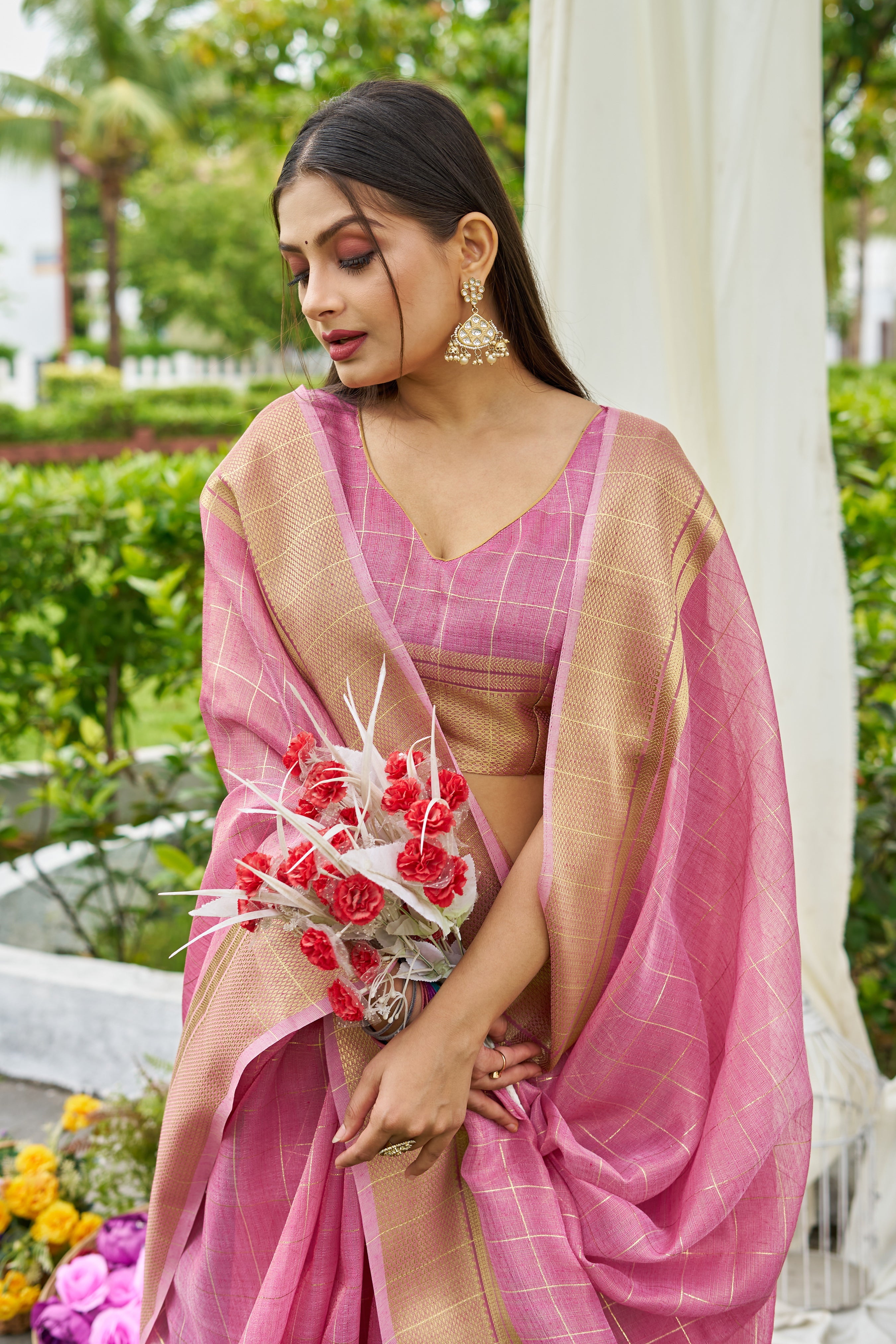 Tissue Saree With Unstitched Blouse