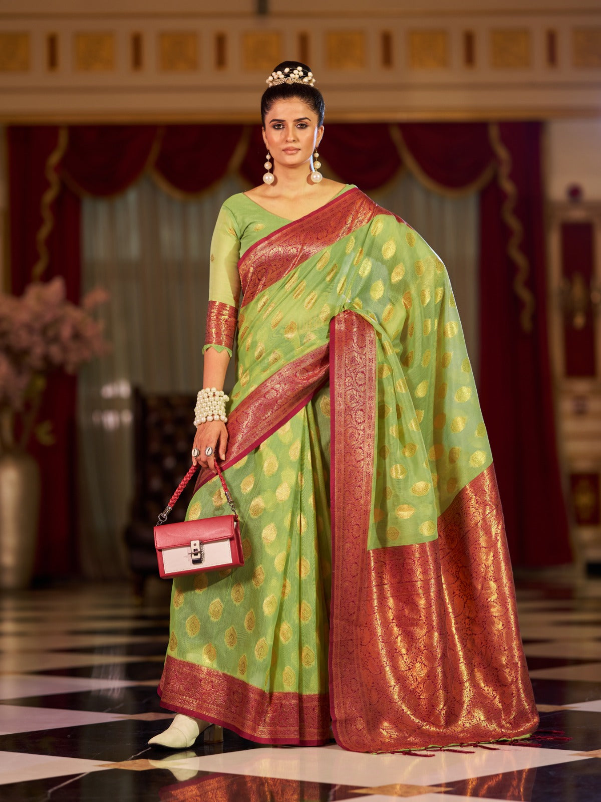 Mehndi Green Cotton Linen Saree With Pure Cotton Unstitched Blouse Piece