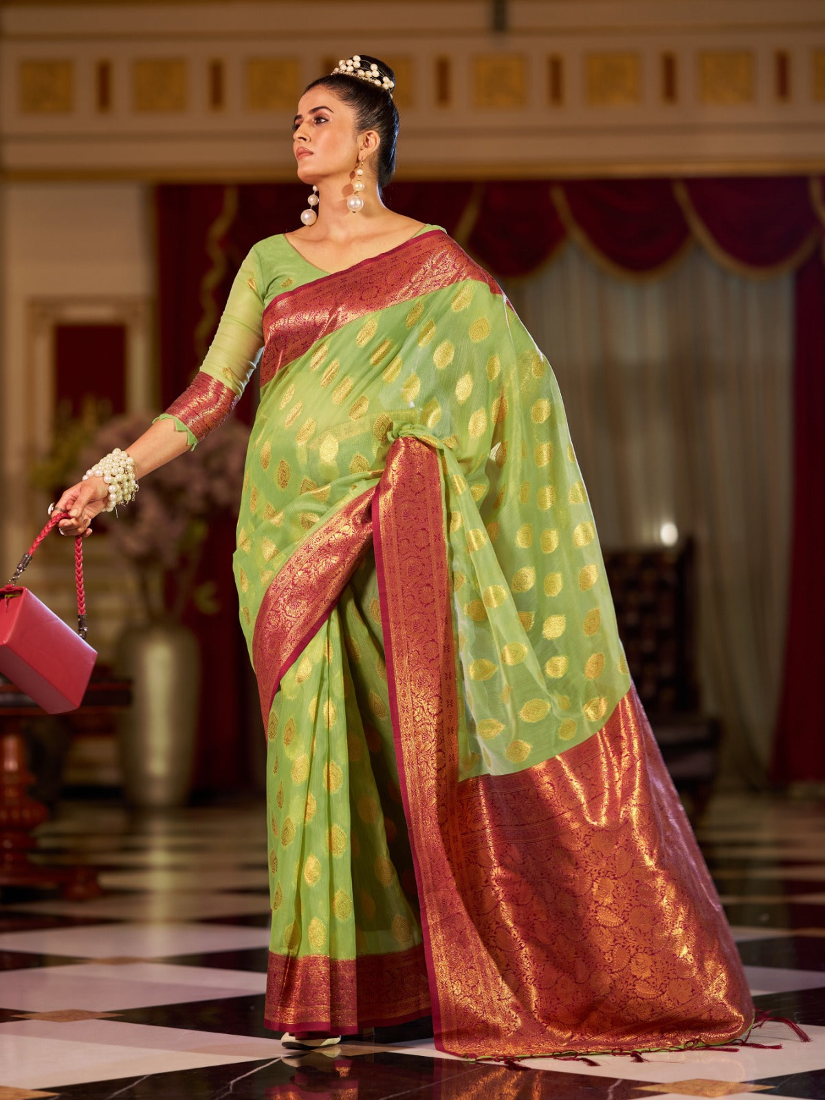 Mehndi Green Cotton Linen Saree With Pure Cotton Unstitched Blouse Piece