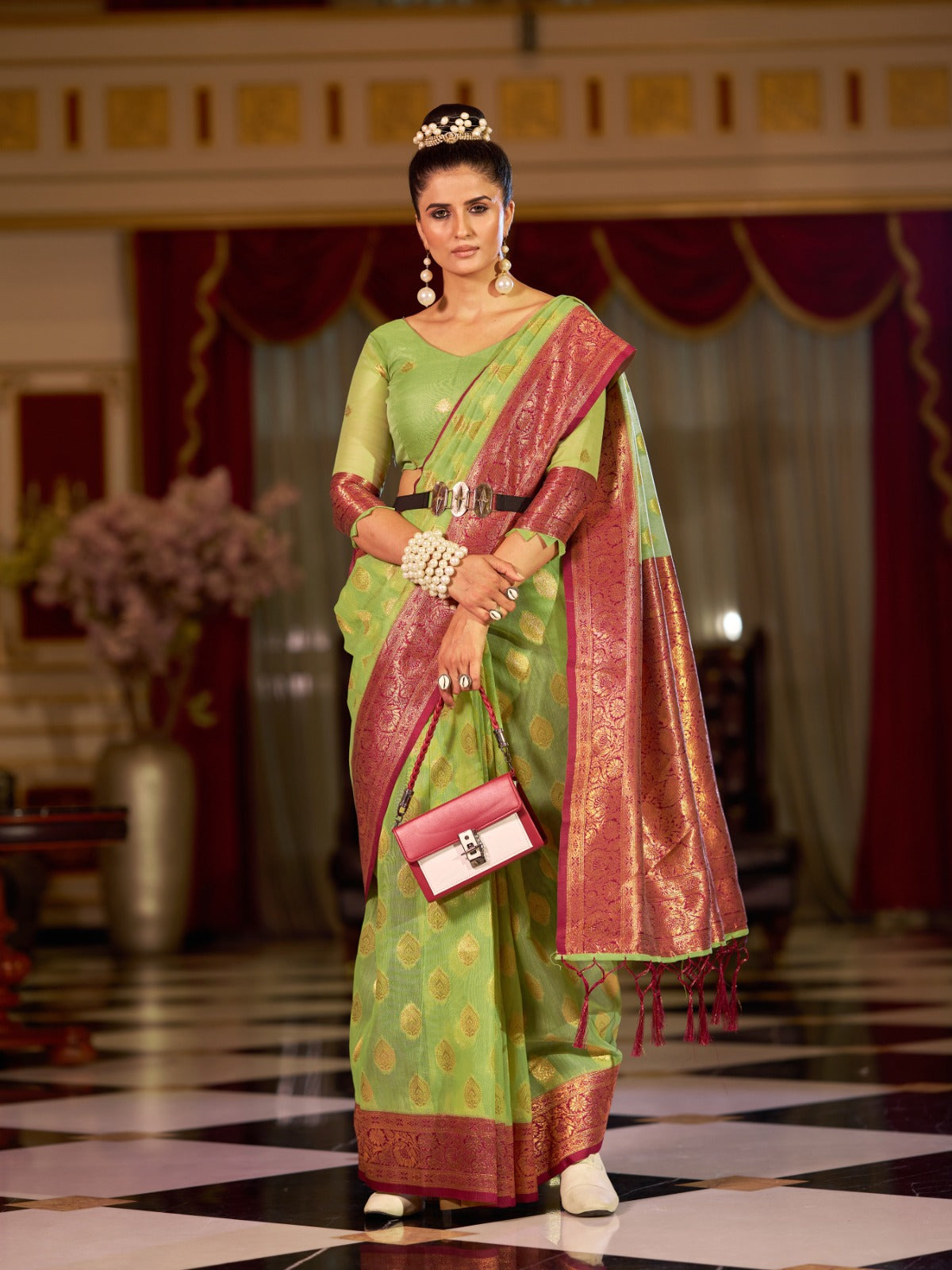 Mehndi Green Cotton Linen Saree With Pure Cotton Unstitched Blouse Piece