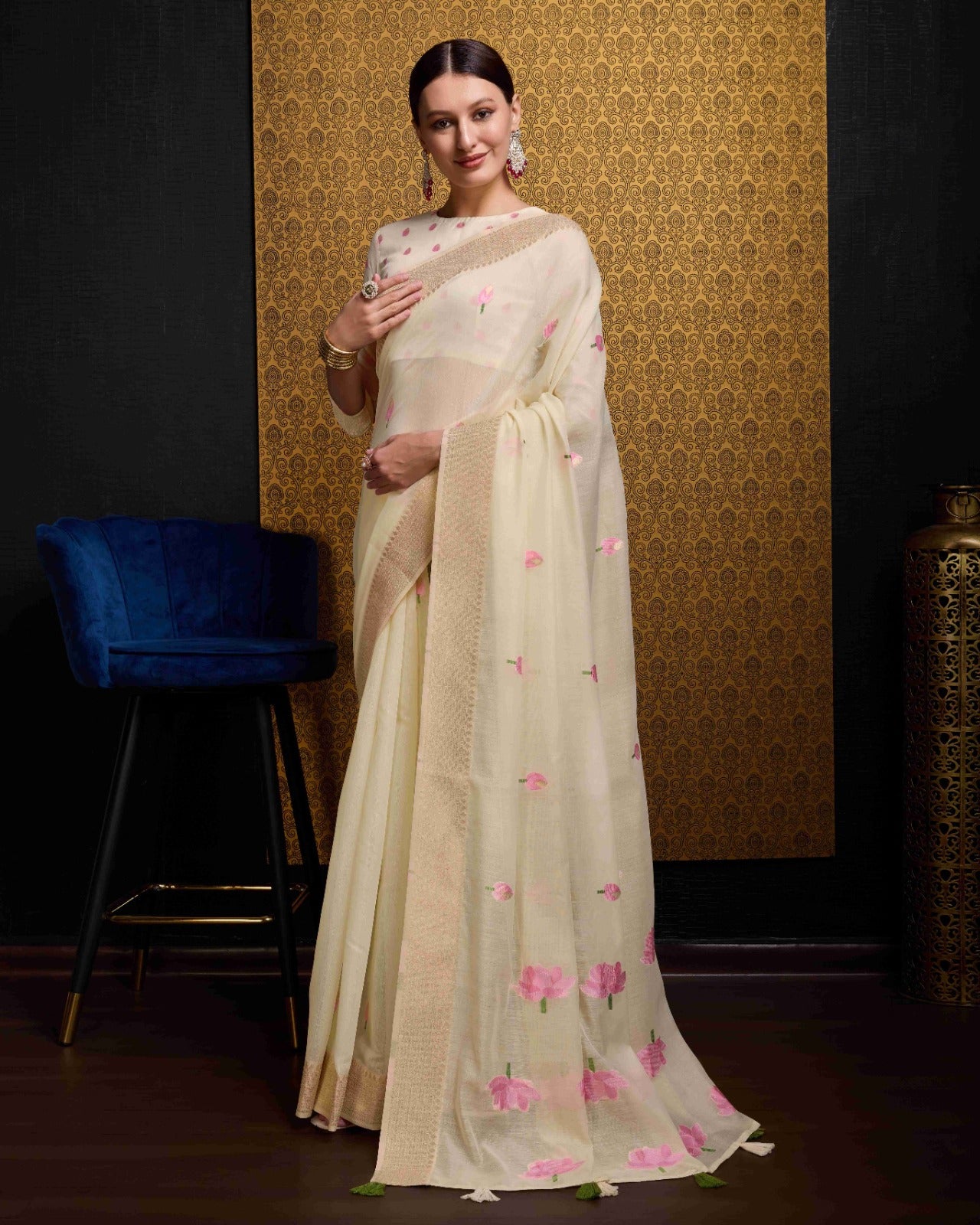 Off White Cotton Linen Saree With Pure Cotton Unstitched Blouse Piece