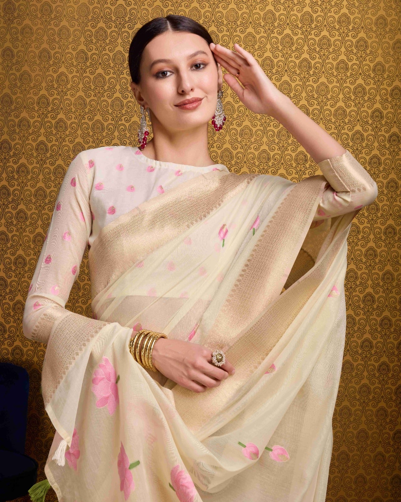 Off White Cotton Linen Saree With Pure Cotton Unstitched Blouse Piece