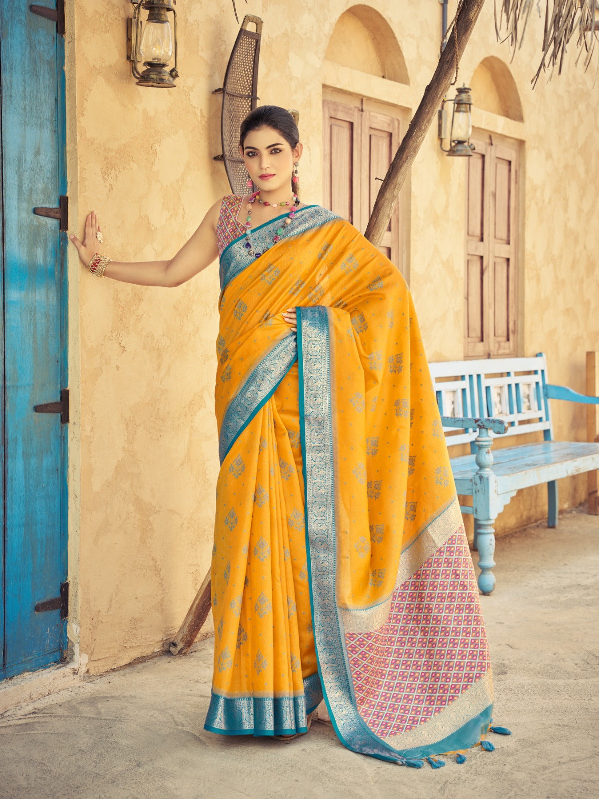 Yellow Raw Silk Saree With Silk Unstitched Blouse Piece