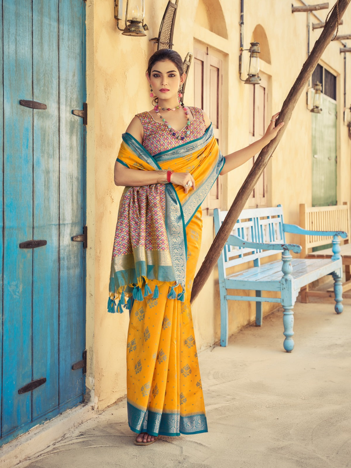 Yellow Raw Silk Saree With Silk Unstitched Blouse Piece