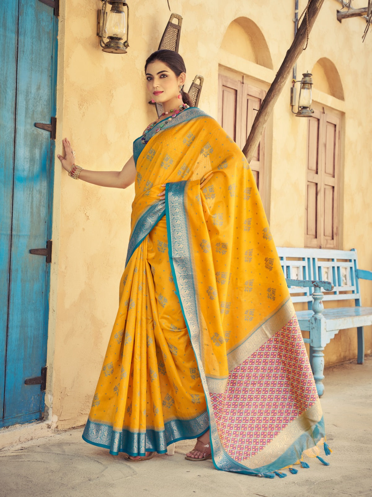 Yellow Raw Silk Saree With Silk Unstitched Blouse Piece
