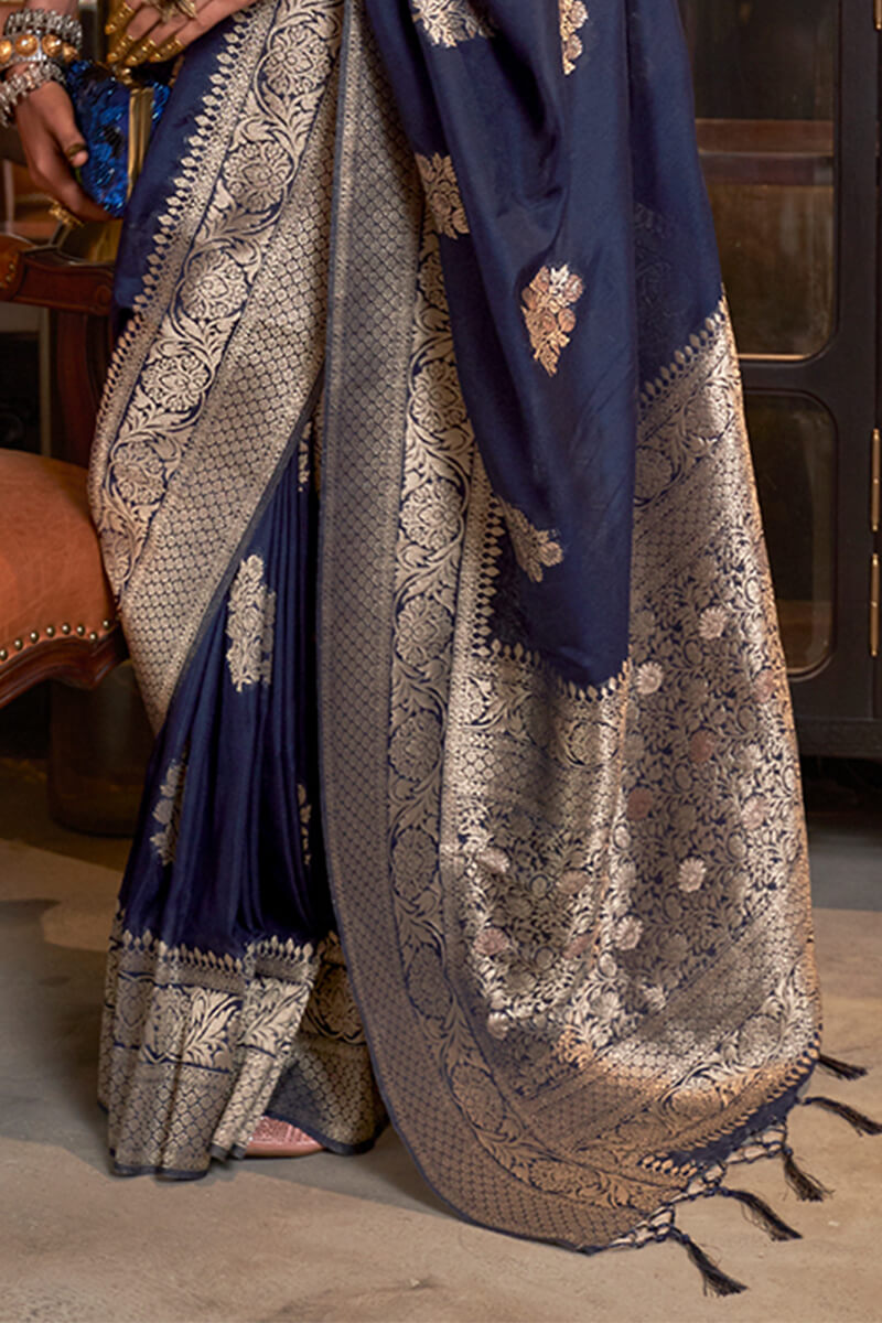 Fluid Blue Georgette Saree With Unstitched Blouse Piece