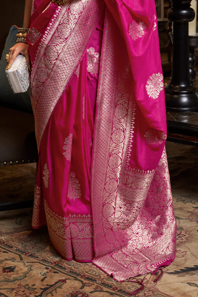Fluid Pink Georgette Saree With Unstitched Blouse Piece